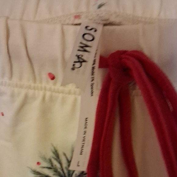 Soma Cream Snowflake Print Sleep Shorts - Picture 2 of 3